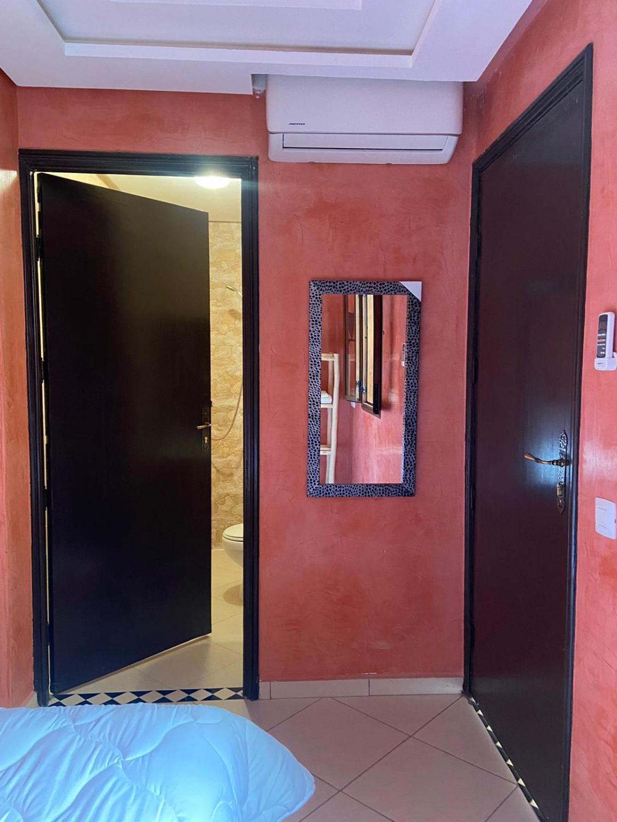 Private Riad 3Ch Salon, Terrasse Avec Jacuzzi , A Jemaa El Fna Marrákes Kültér fotó